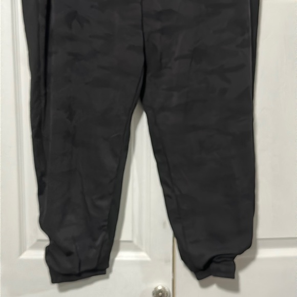 Athleta Brooklyn Lined Camo Jogger Pants - Picture 14 of 16